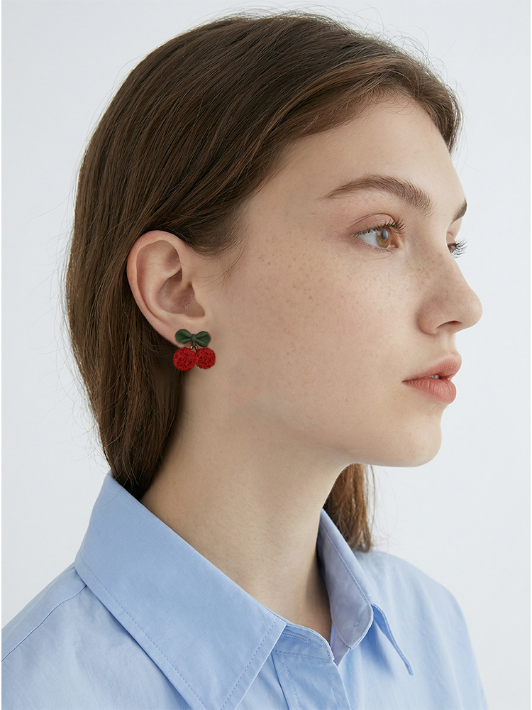Boucles d'oreilles cerises rouges (puces et clips)