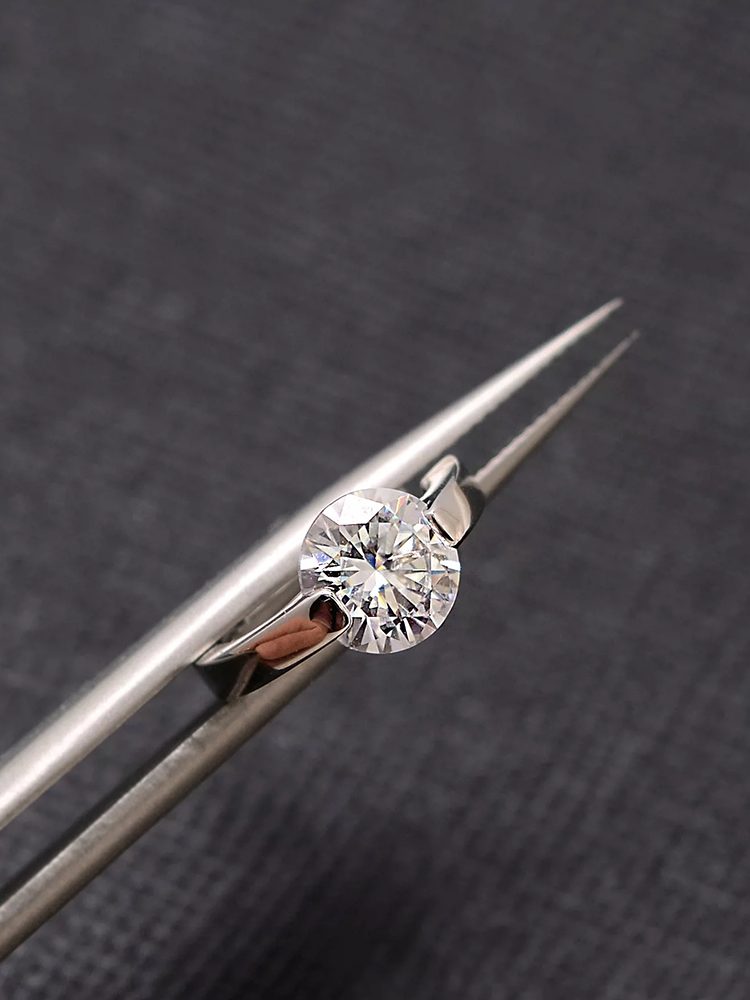 1ct Moissanite Small Hoop Earrings – 925 Sterling Silver Minimalist Huggie Hoops Screw Back Clip-On Earrings