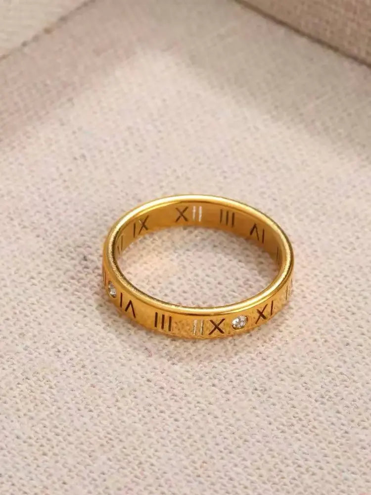 Roman numeral ring gold 18k