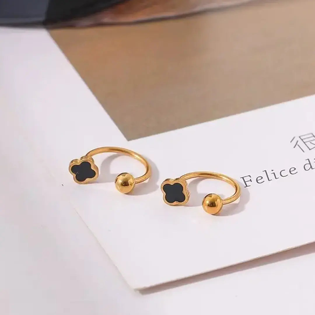 Black flower fortune ring four-leaf clover