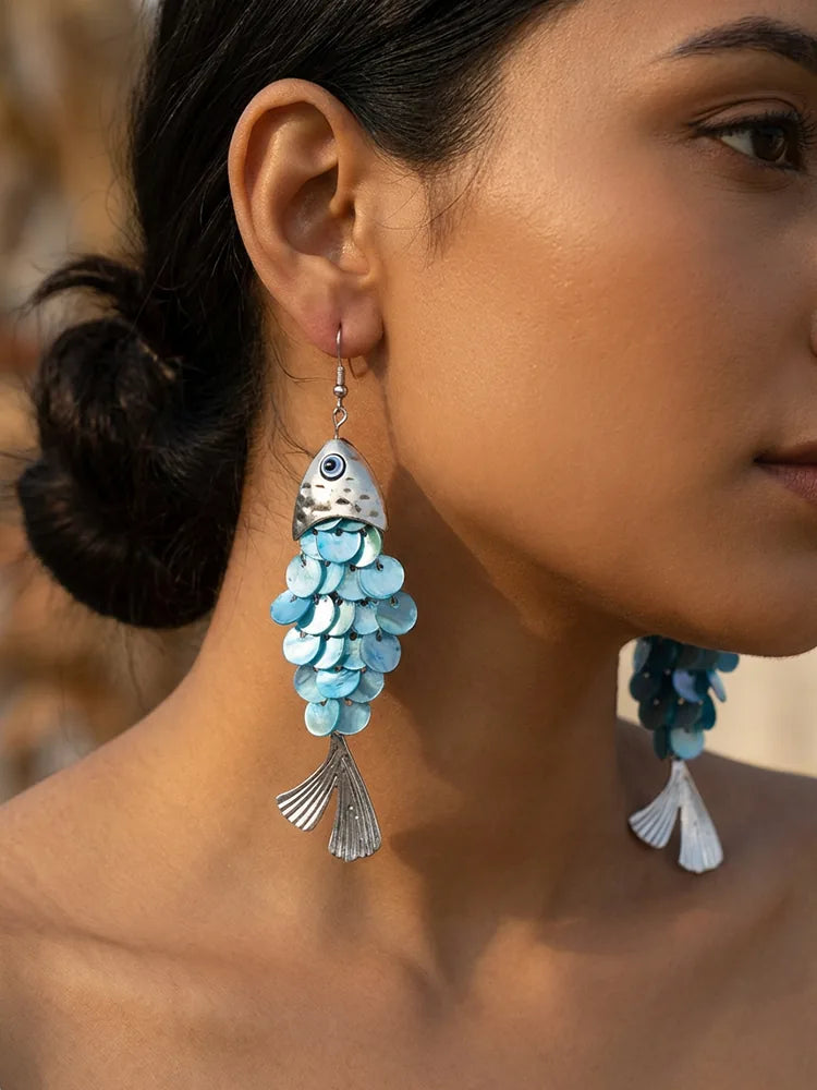 Fish-shaped shell drop earrings