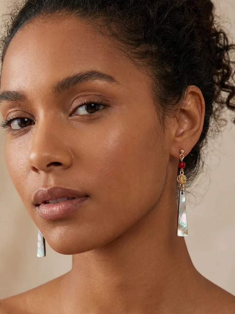 Shell travel stud earrings