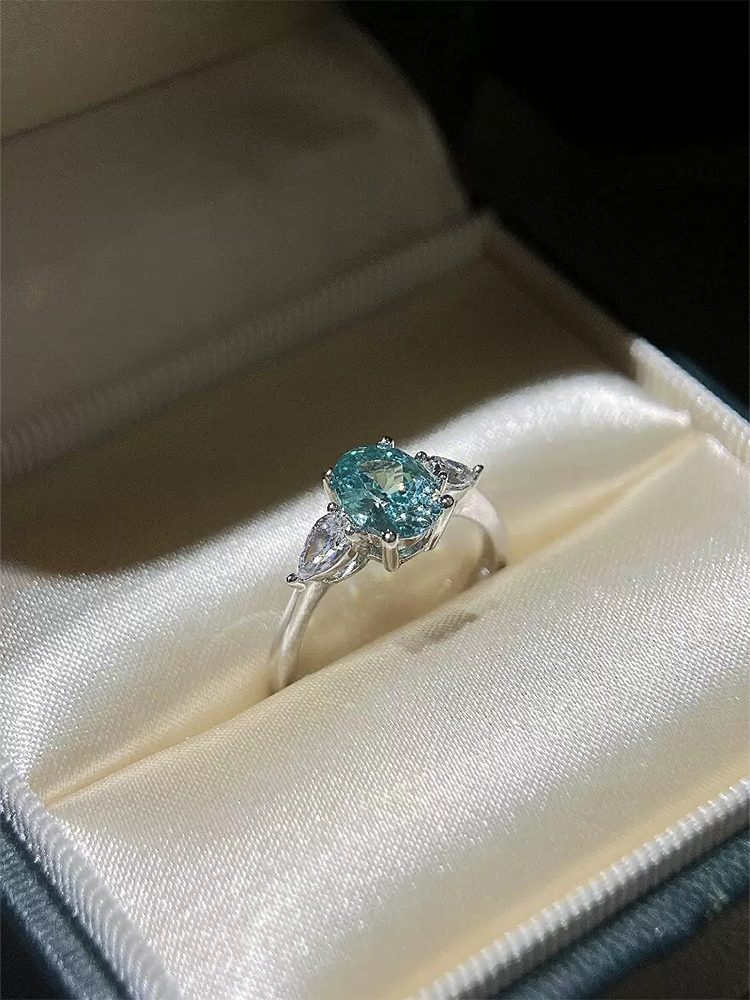S925 Sterling Silver Three-Stone Lab-Grown Emerald Ring, Classic Paraiba-Inspired Color Gemstone Ring for Women