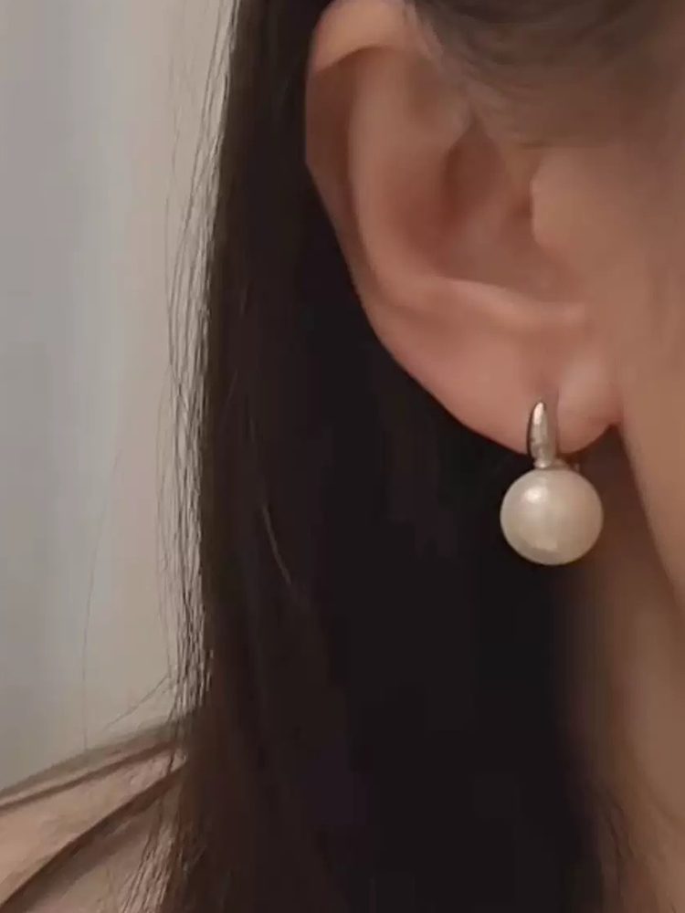 One-Piece Pearl Clip-On Earrings, Secure-Set Non-Pierced Pearl Earrings for Women