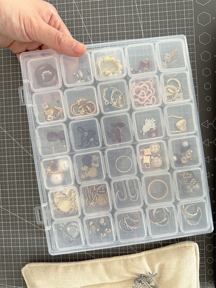 Clear Jewelry Organizer Box – 30 Grid Storage Case