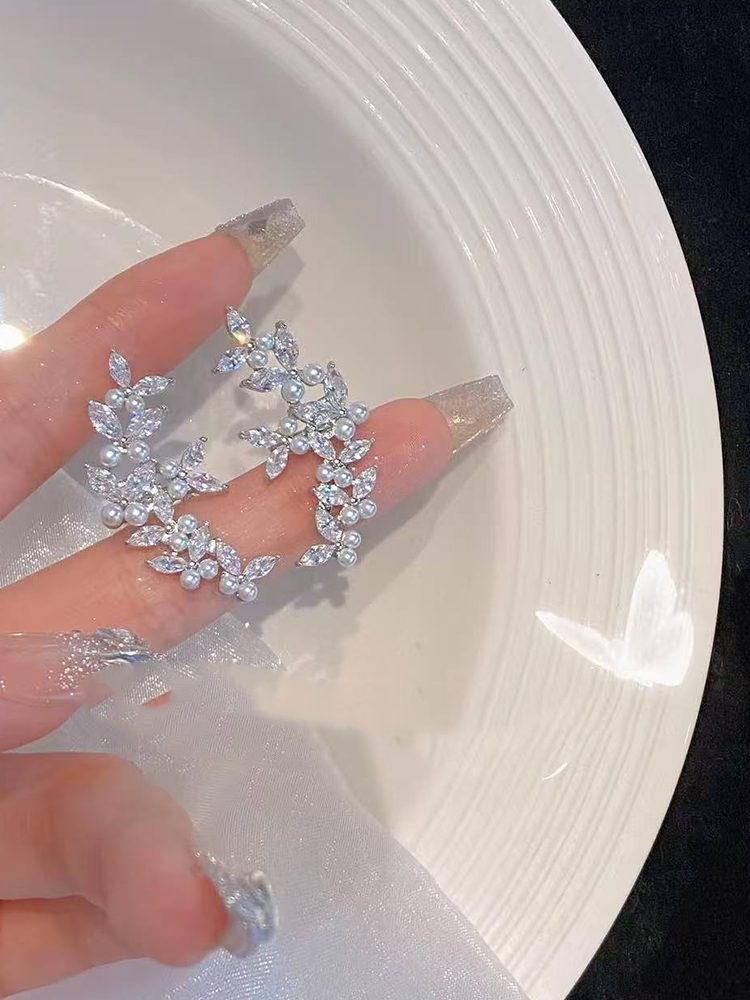 Elegant floral crystal ear cuffs No Piercing Detail View — Waterproof & Hypoallergenic