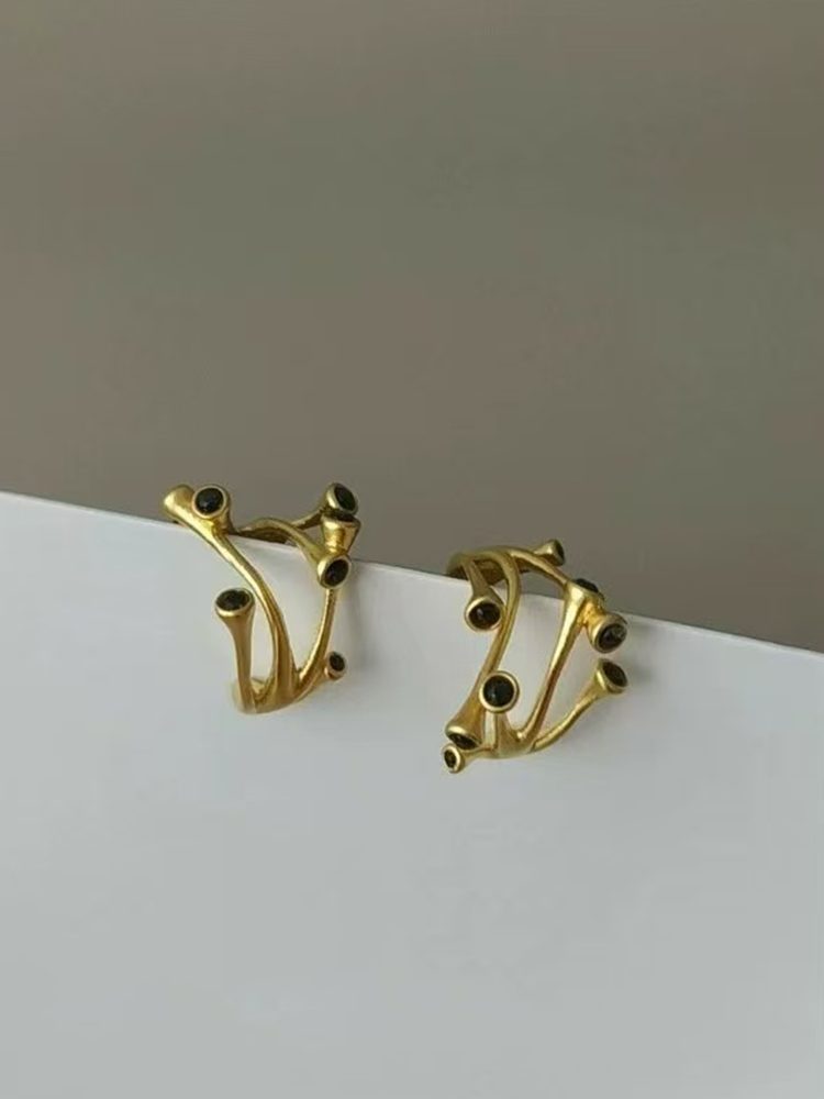 Frog Finger Clip-On Earrings – Gold & Silver Stainless Steel (No Piercing)