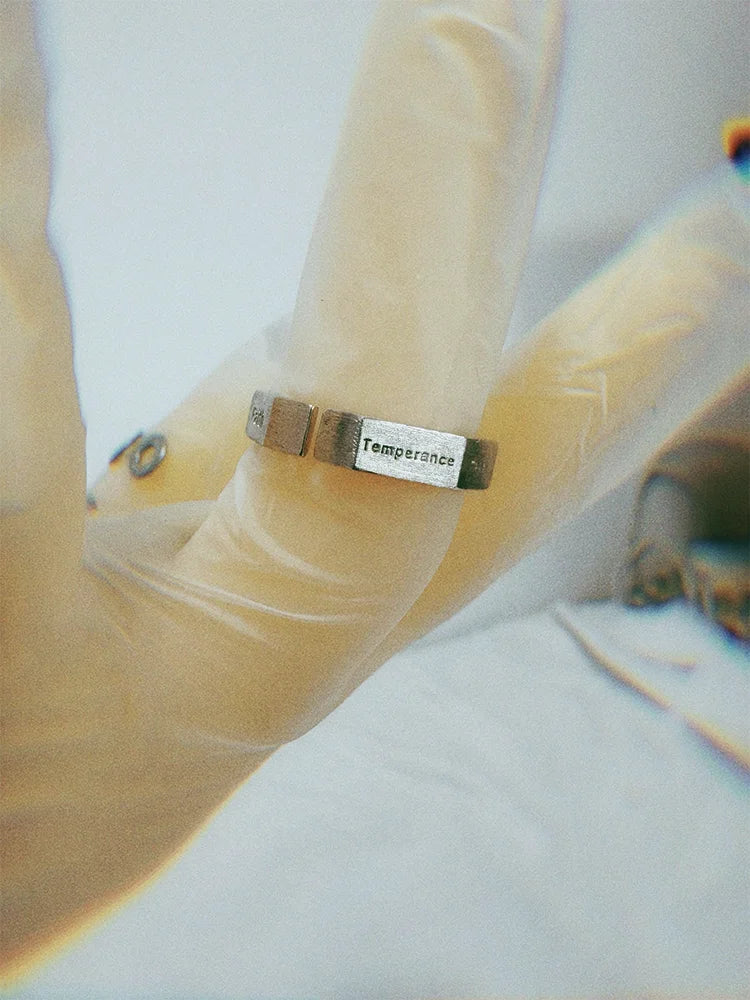 Fairies Whisper Fish Market Series Cold Fish Market Series ring with strength and resilience