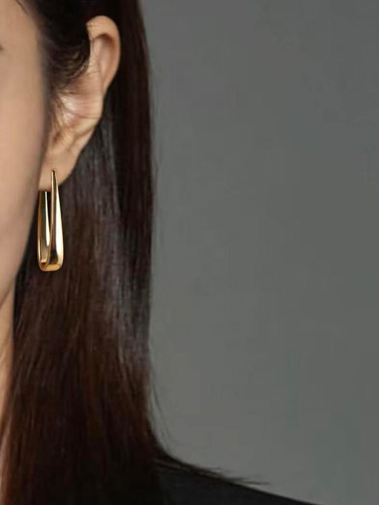 Gold Stainless Steel Hoop – Product Description Screw Back Clip-On Earrings