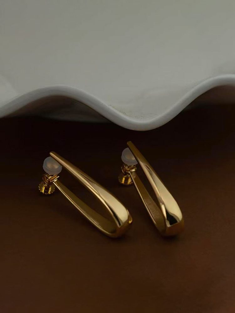 Gold Stainless Steel Hoop – Product Description Screw Back Clip-On Earrings