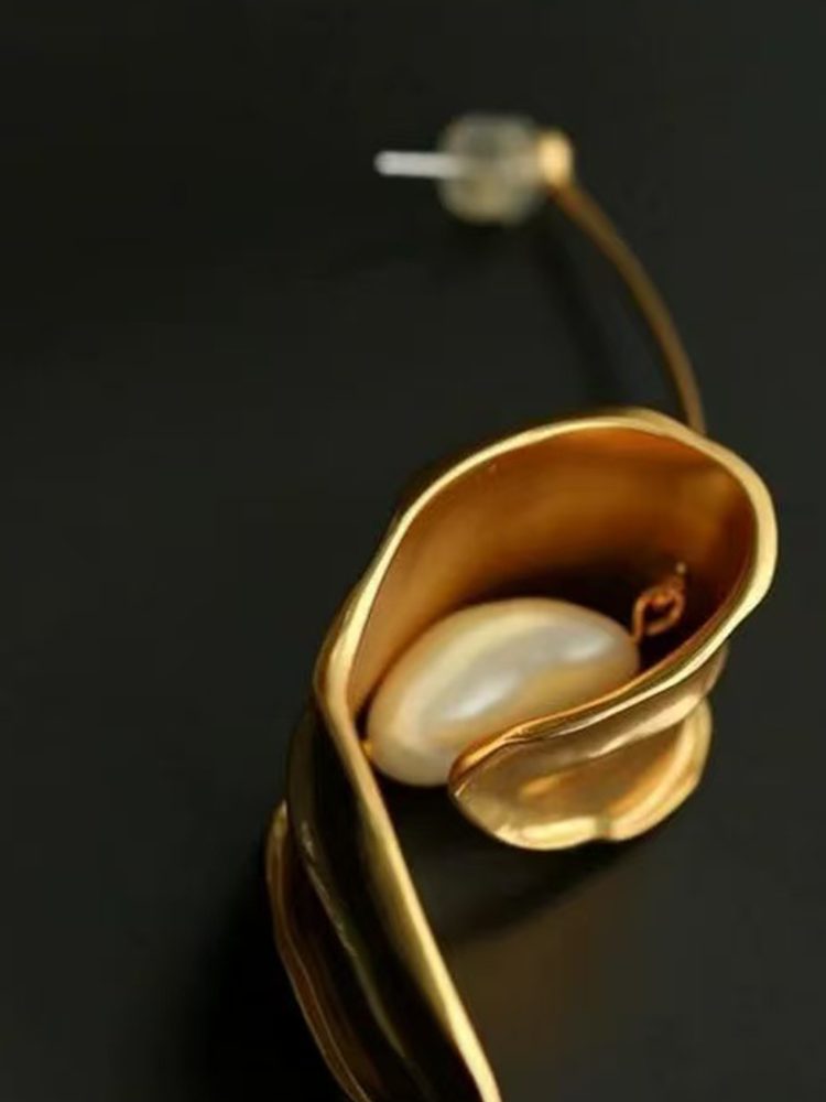Handcrafted 18K Gold-Plated Flower Earrings 1 Pair Dangle