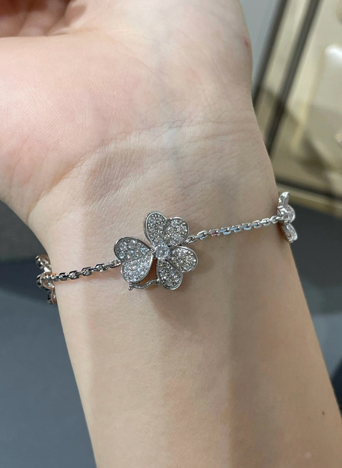 Vintage Authentic Gold-Tone Turn-Lock Bracelet Flower