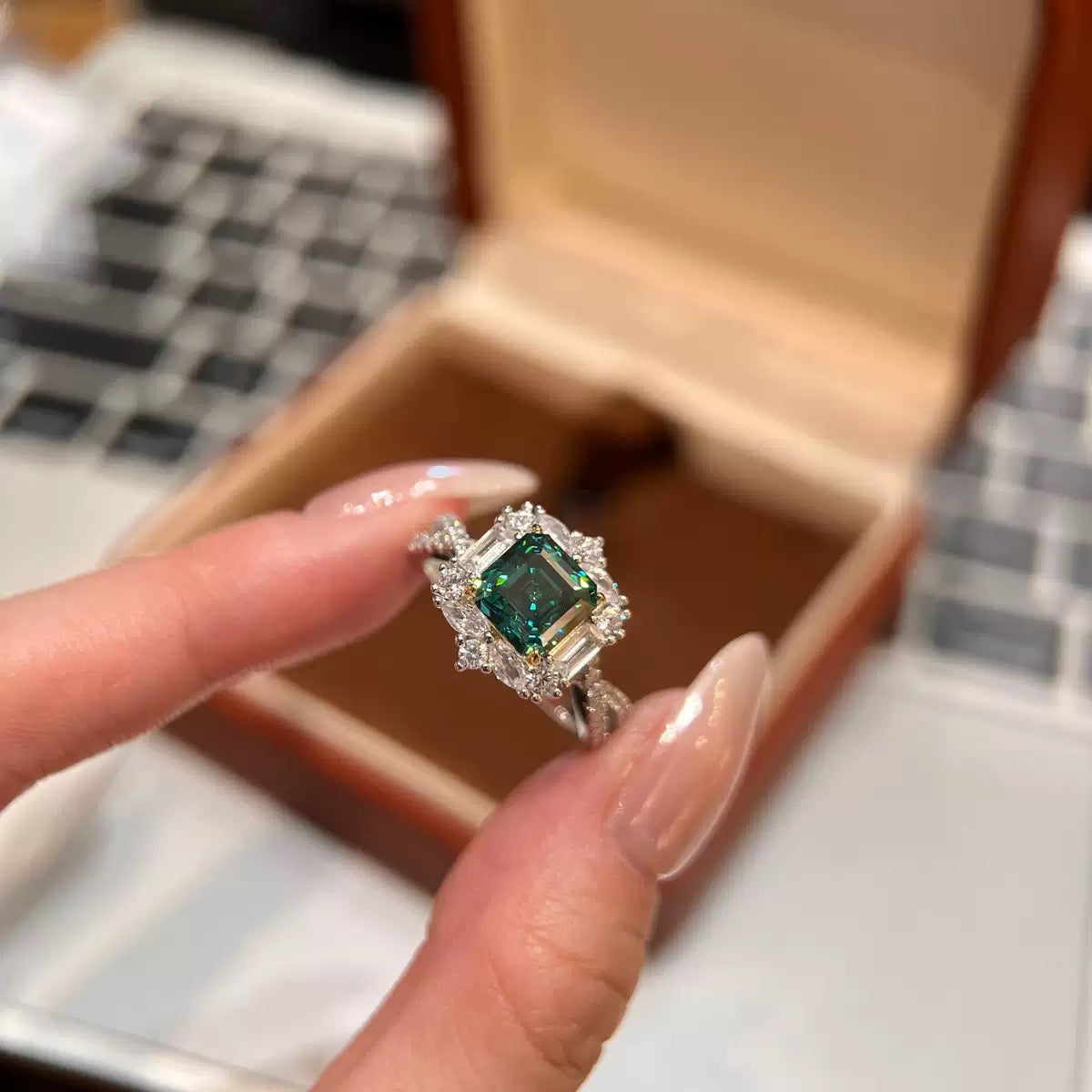 S925 Sterling Silver Emerald Green Square CZ Ring, Cute Sugar Cube Minimalist Fashion Ring for Women