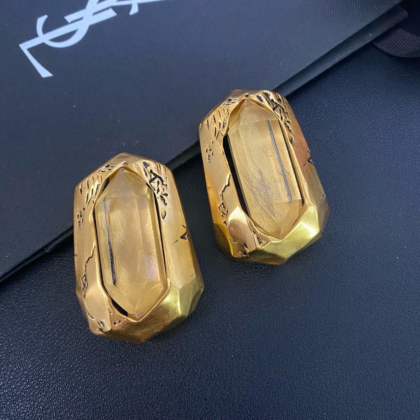Vintage Earrings Big Gold.Color Clip on