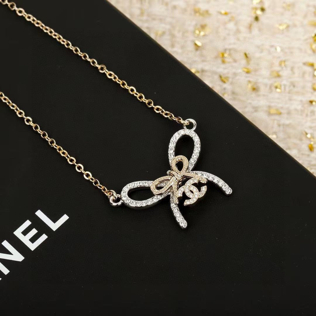 Vintage Authentic Chanel Gold-Tone Turn-Lock Necklace