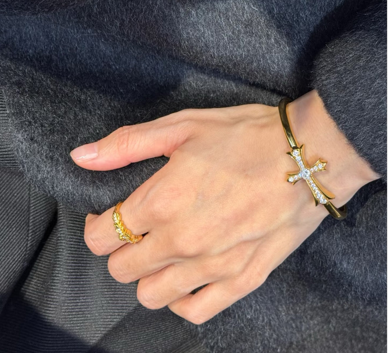 Vintage Authentic Gold-Tone Turn-Lock Bracelet