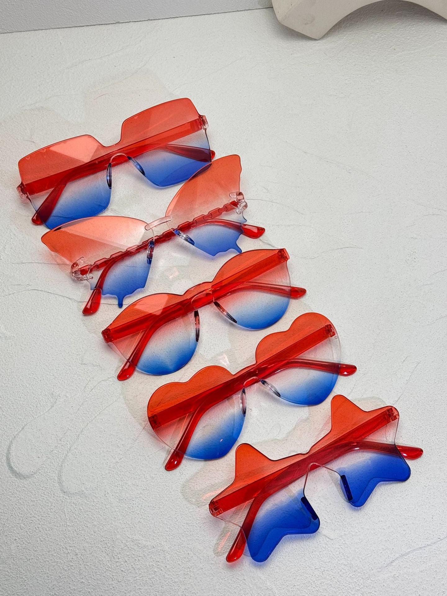 Patriotic Heart Shaped Party Sunglasses, USA Style Novelty Eyewear, UV380 Full Frame Costume Glasses for Party & Festival Wear
