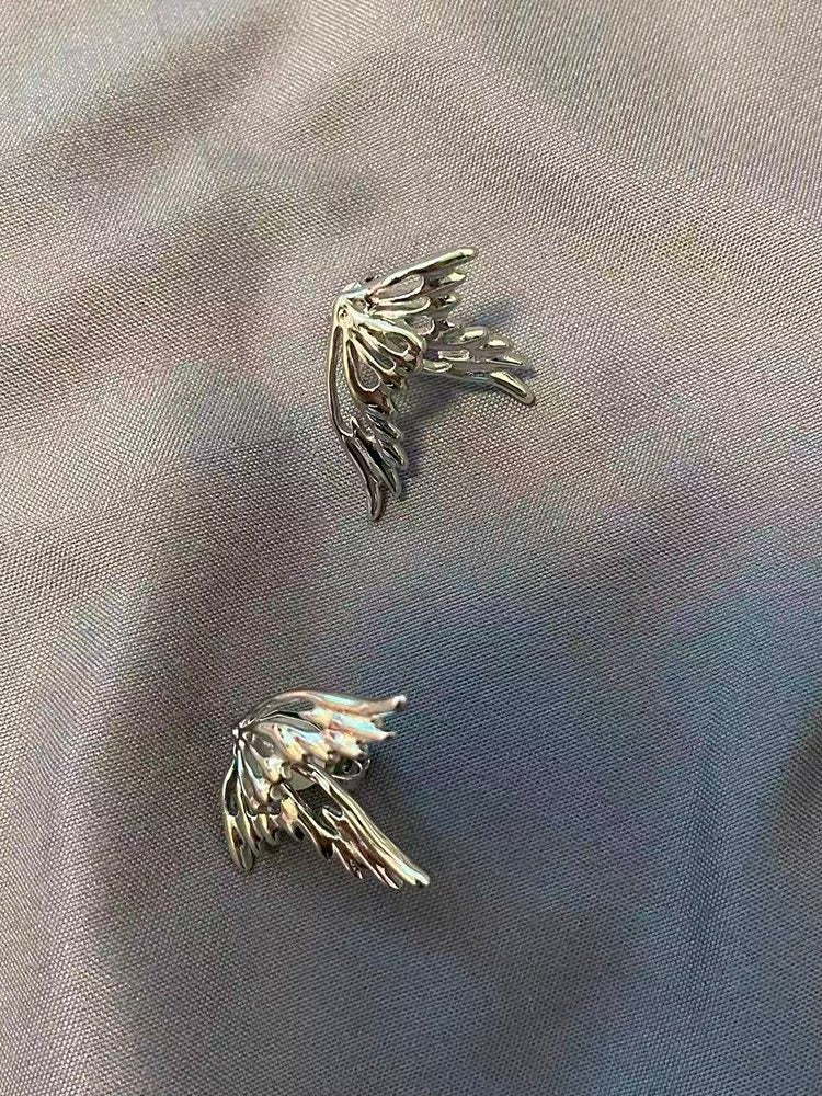 Stainless Steel Small Bird Animal Ear Cuff / Clip Earrings ( On Model — Minimalist Jewelry