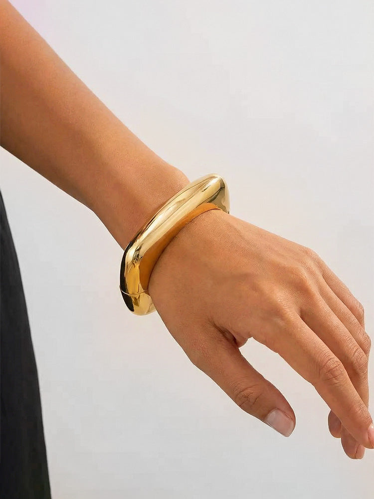 The Bold Rounded Corners Square Bangle Women | 18K Gold P...