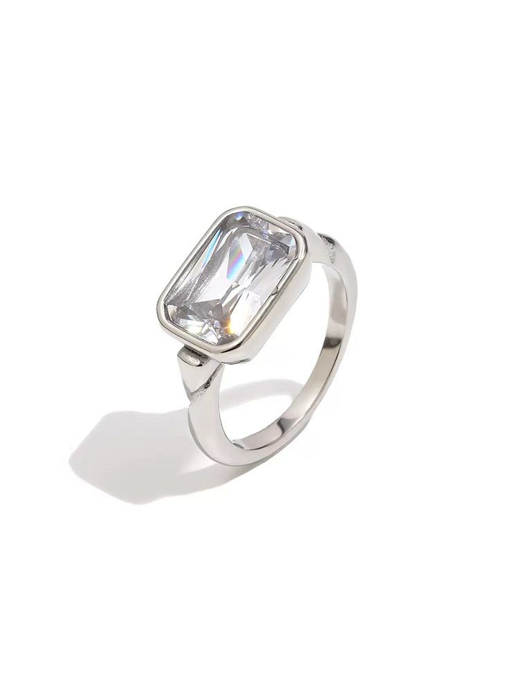 Vintage 1970s Inspired Signet Ring, 18K Gold Plated Stainless Steel Ring with Square-Cut Cubic Zirconia