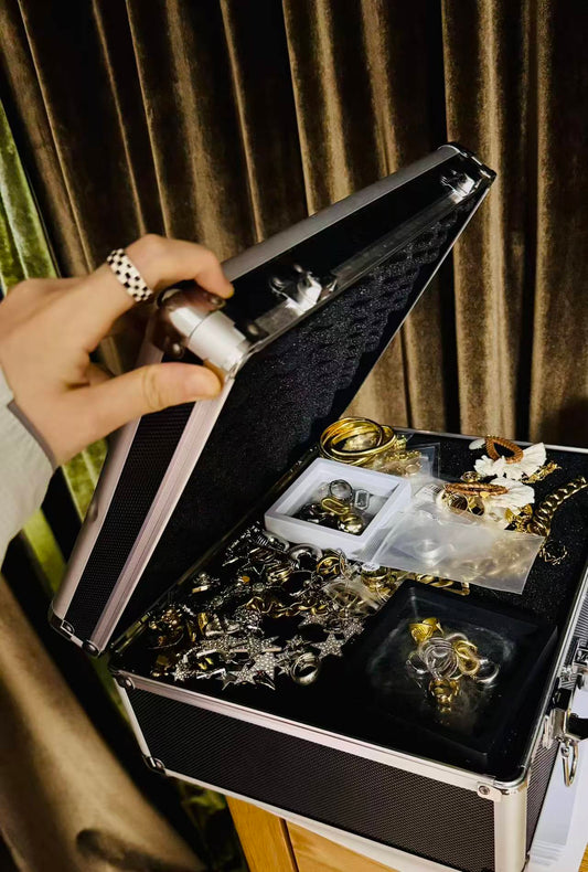 A Paris-Inspired Ring Box for Girls With Independent Style