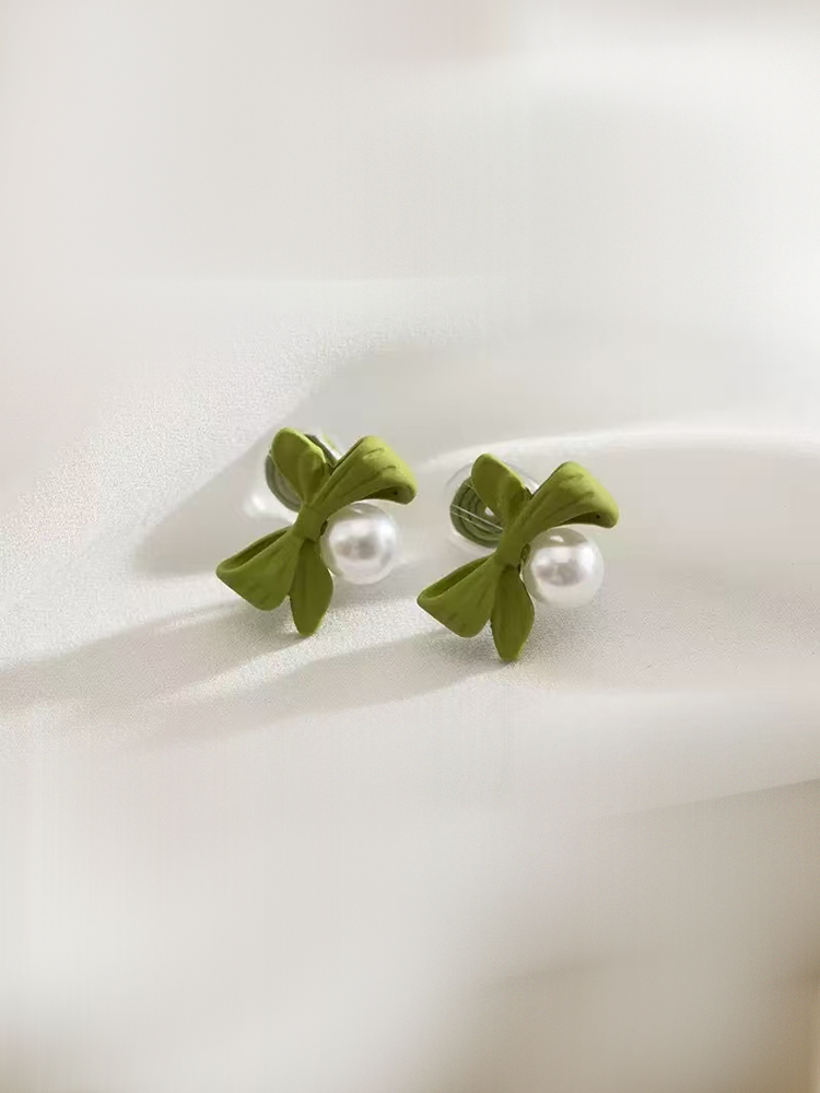 Boucles d'oreilles perles nœud vert (puces et clips)