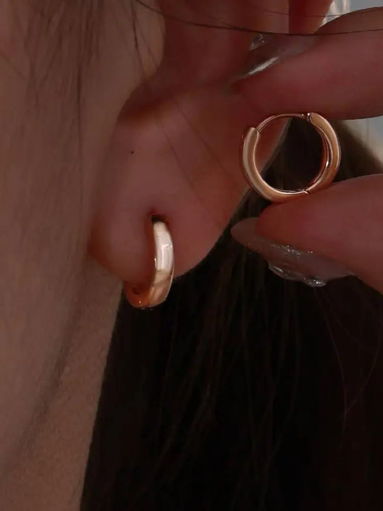 Modern Flat-Edge Huggie Hoops Earrings