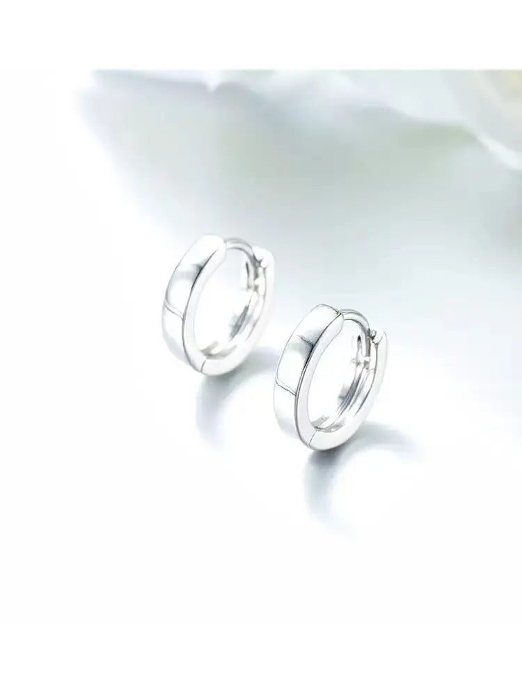 Boucles d'oreilles créoles modernes à bords plats