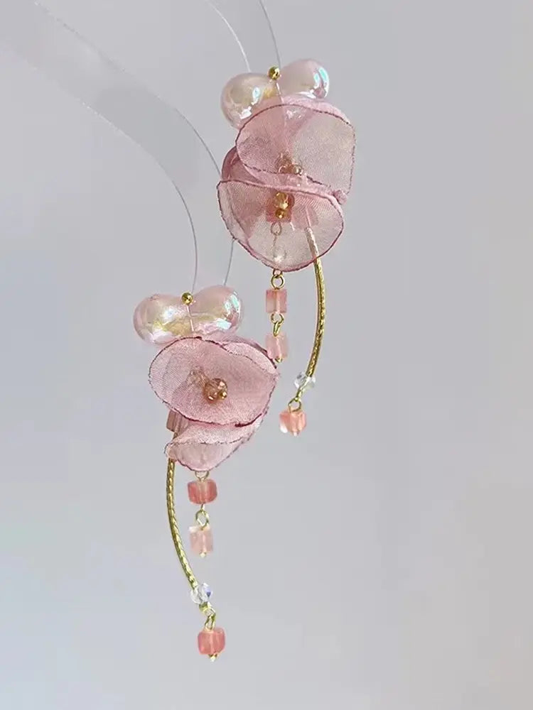 Boucles d'oreilles à clip et clous romantiques tressées à motifs de fleurs de fée roses