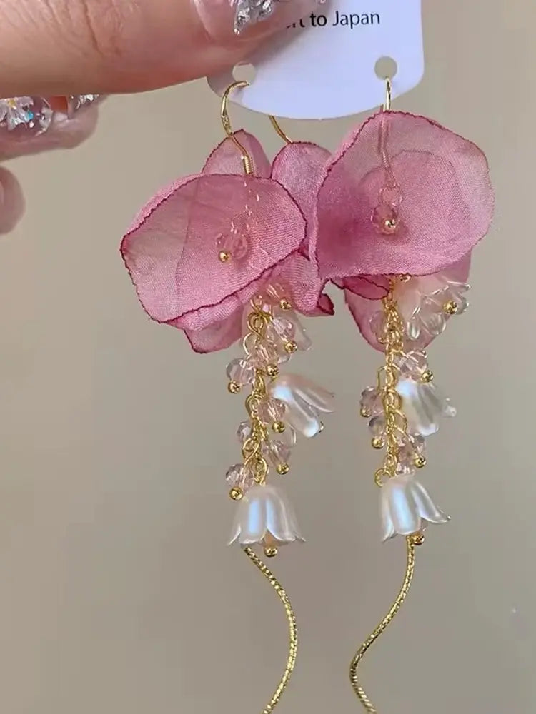 Boucles d'oreilles à clip et clous romantiques tressées à motifs de fleurs de fée roses
