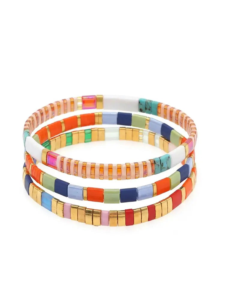 Bracelet carré fin et passionné d'inspiration africaine