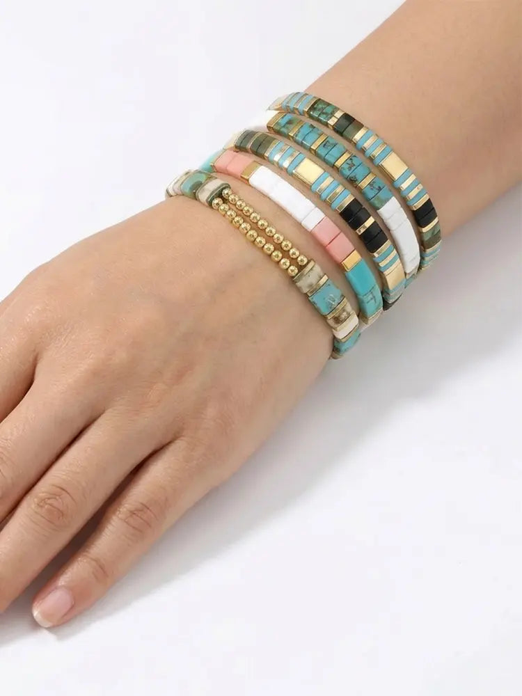 Bracelet géométrique en pierres précieuses multicolores, idéal pour les vacances