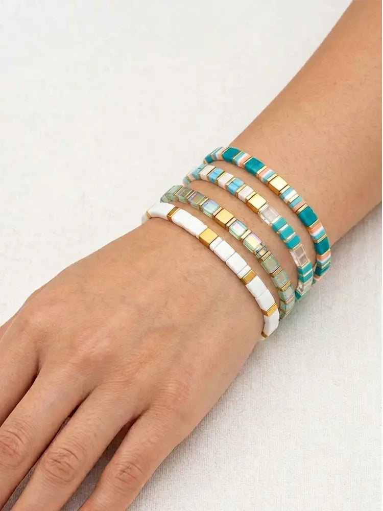 Collier d'agate multicolore à taille carrée, or bleu pur