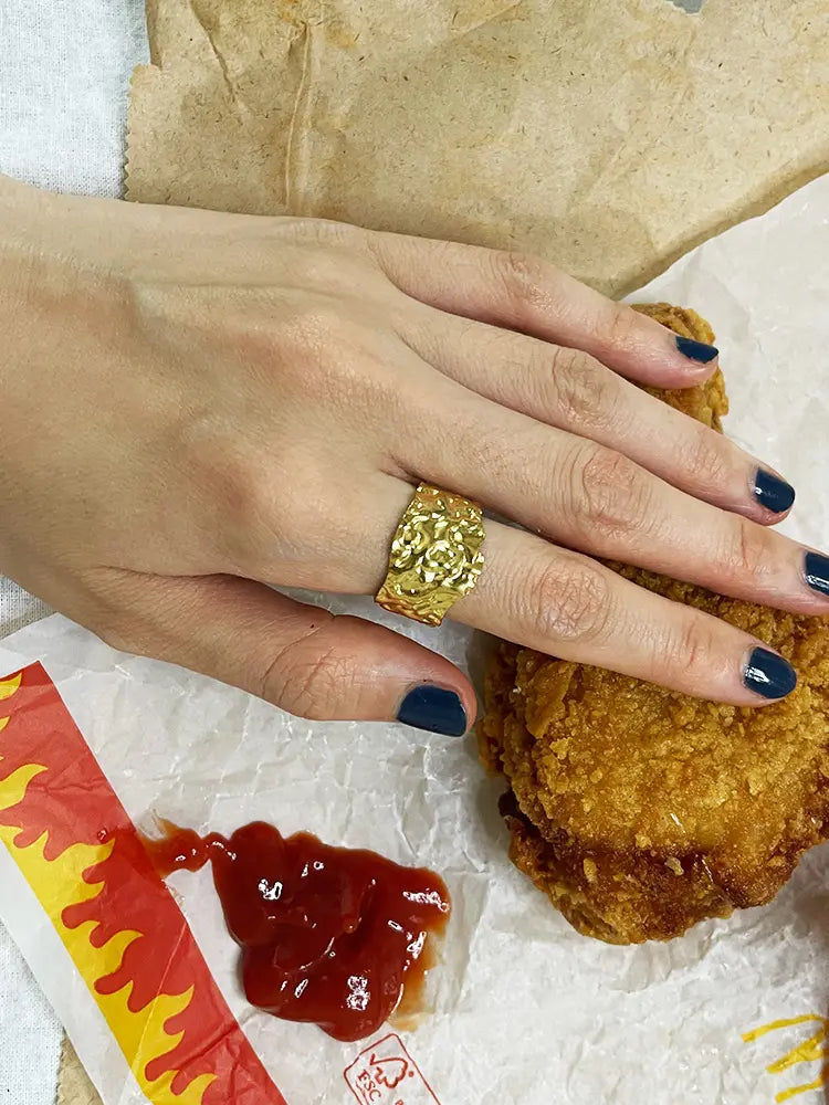 Bague Vénus de Milo – Anneau texturé en or | Les Fées murmurent