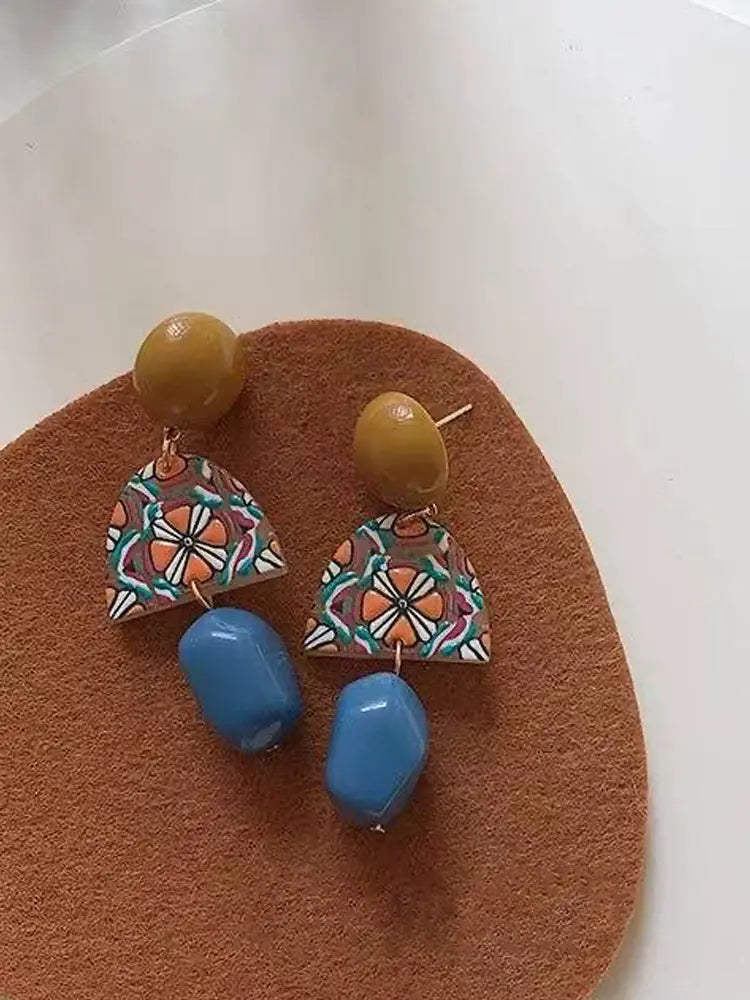 Boucles d'oreilles baroques vintage en acrylique imitation bois - Percées