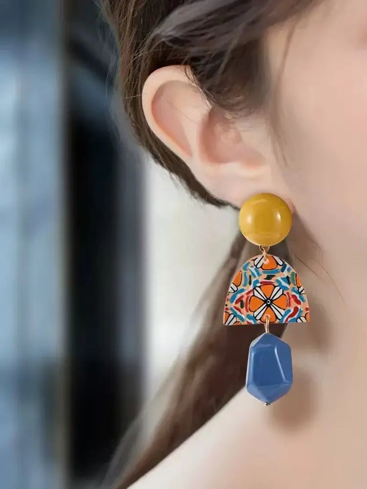 Boucles d'oreilles baroques vintage en acrylique imitation bois - Percées