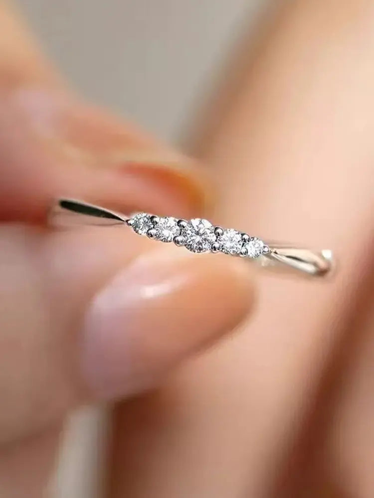 Lady's extremely fine and delicate diamond ring