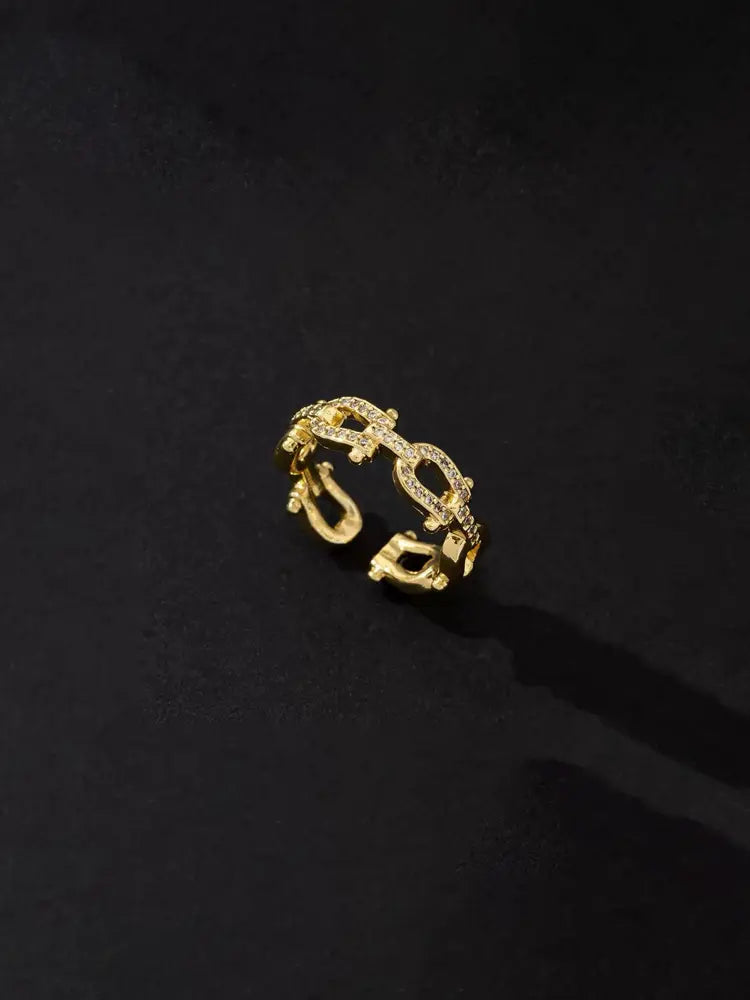 Vintage U-shaped horseshoe open ring