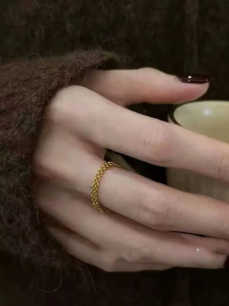 Italian square traditional pattern open rings set brushed lady