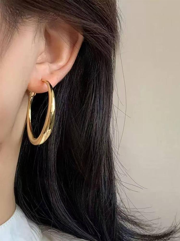 Les créoles épaisses et volumineuses Bold