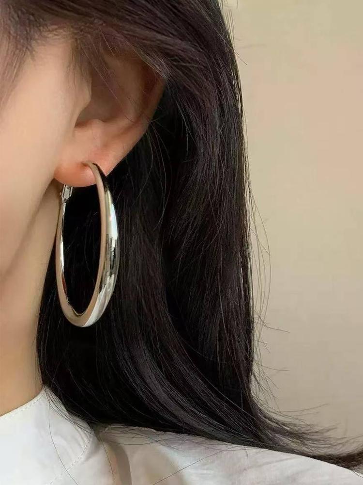 Les créoles épaisses et volumineuses Bold