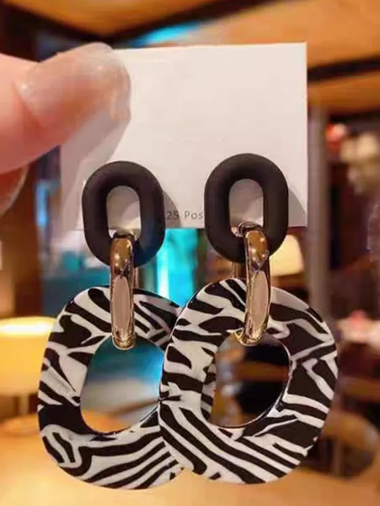 Everyday commuting decoration large earrings acrylic vintage | Fairies Whisper Paris Designer Jewelry - Detail View 14