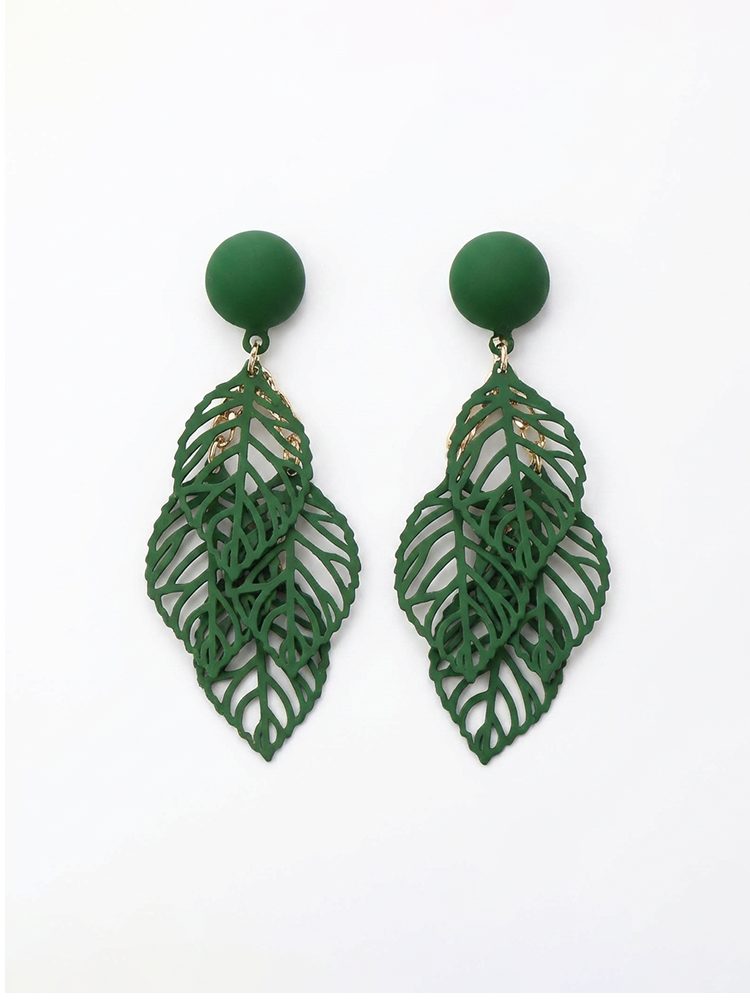 Green secret leaf earrings | Fairies Whisper Paris Designer Jewelry - Detail View 2
