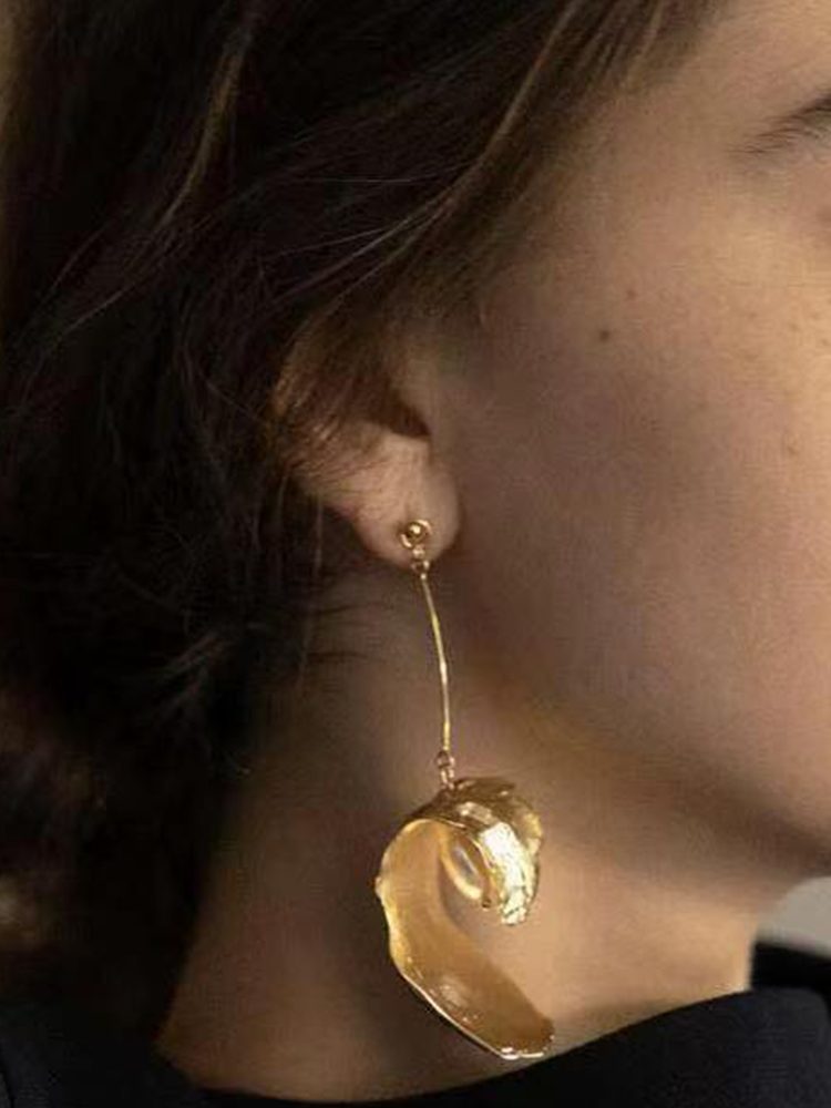 Handcrafted 18K Gold-Plated Flower Earrings 1 Pair