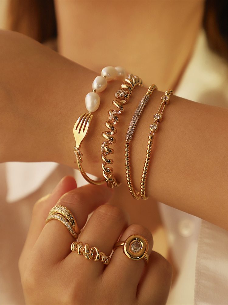 Gold Spaghetti Bangle