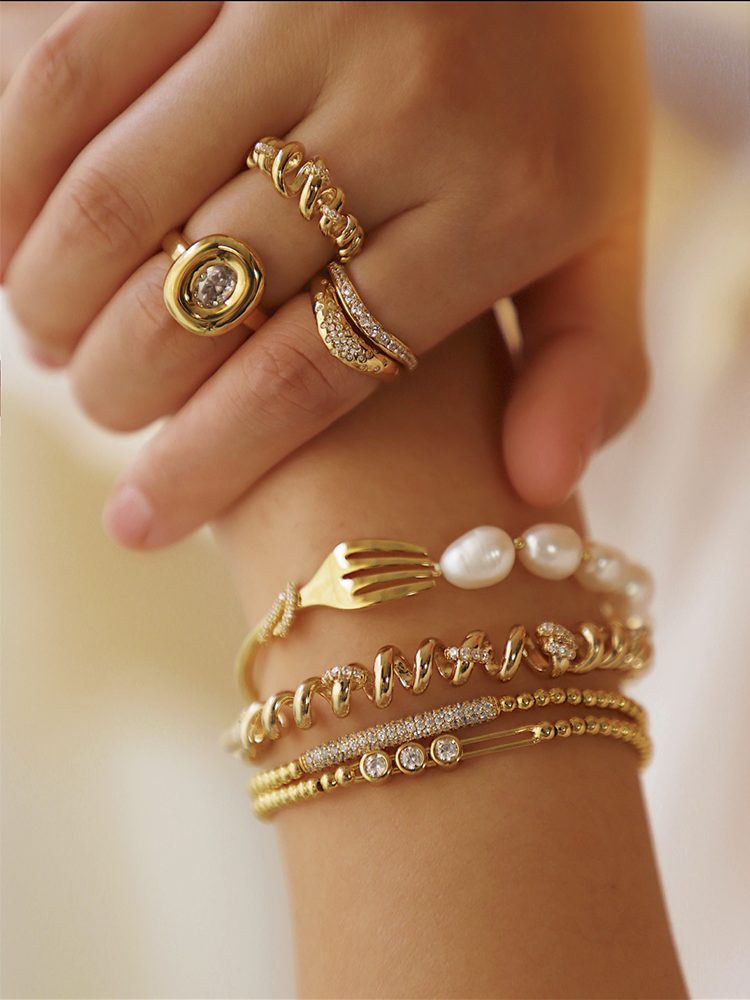 Gold Spaghetti Bangle