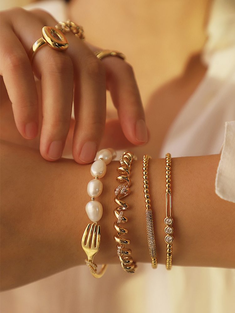 Gold Spaghetti Bangle