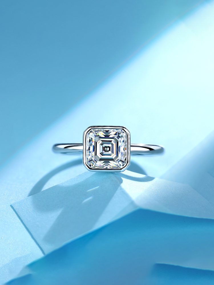 S925 Sterling Silver 18K Gold Plated Moissanite Ring, 2.5 Carat Round Cut Engagement Style Ring for Women