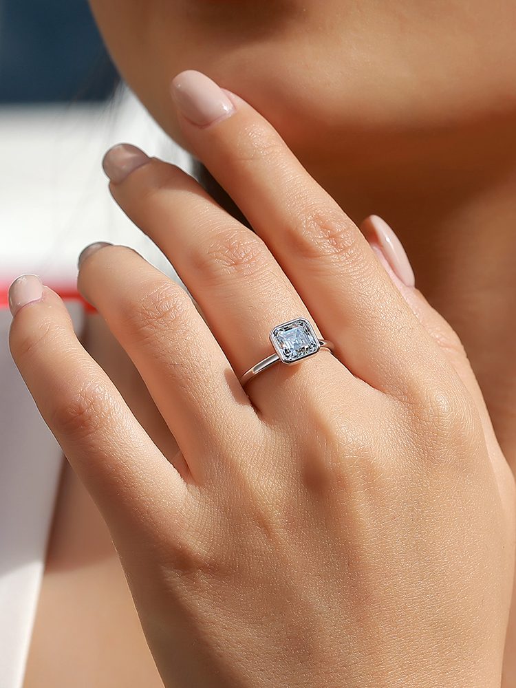 S925 Sterling Silver 18K Gold Plated Moissanite Ring, 2.5 Carat Round Cut Engagement Style Ring for Women