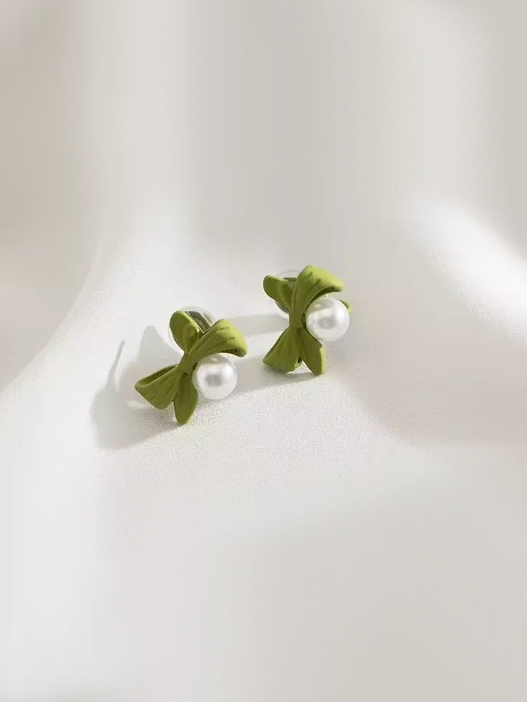 Boucles d'oreilles perles nœud vert (puces et clips)